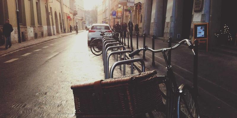 亲和100健康养生指南：声音疗愈与睡眠养生，白噪音、颂钵与自然声波的放松技巧