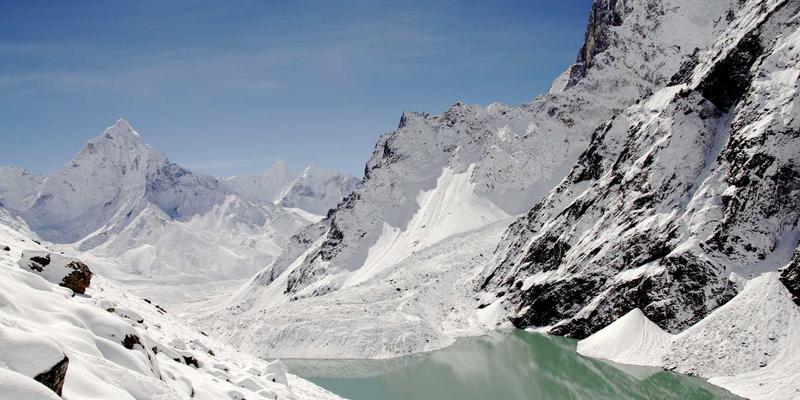 亲和100养生指导：为银龄生活注入健康能量的养老服务新范式