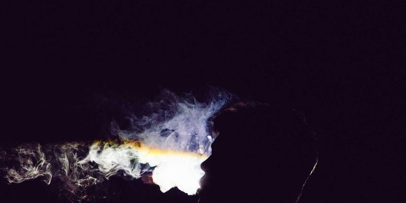 睡眠质量深度解析：从环境营造到褪黑素调节的全面养生指导与健康管理