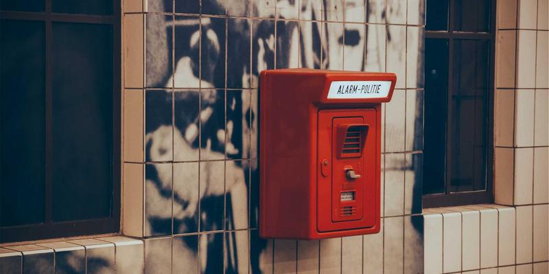 老年护理新视角：亲和100养老服务中的全程视力健康管理策略